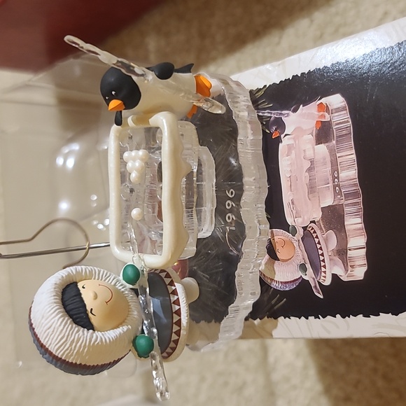 Hallmark set-12 frosty friends Ornaments from 1986-1997 - Picture 16 of 17